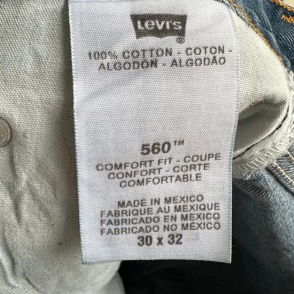 Levi’s Vintage 560 High Rise Straight Leg Raw Hem Jeans - Picture 9 of 10